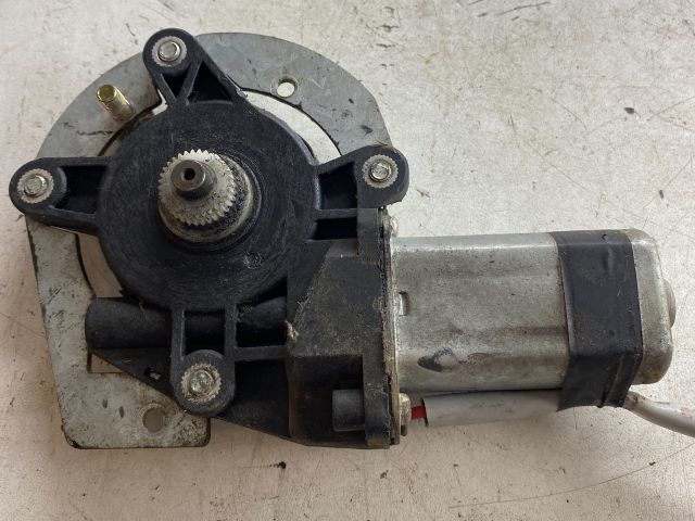 bontott LAND ROVER FREELANDER Jobb hátsó Ablakemelő Motor