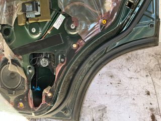 bontott LAND ROVER FREELANDER Jobb hátsó Ajtó (Üres lemez)