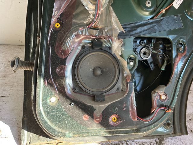 bontott LAND ROVER FREELANDER Jobb hátsó Ajtó (Üres lemez)