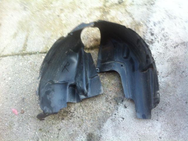 bontott LAND ROVER FREELANDER Jobb hátsó Sárvédő Gumi