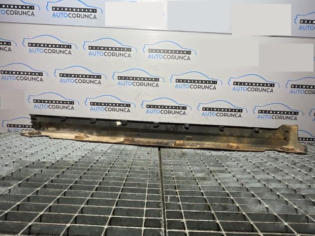 bontott LAND ROVER FREELANDER Jobb Küszöb