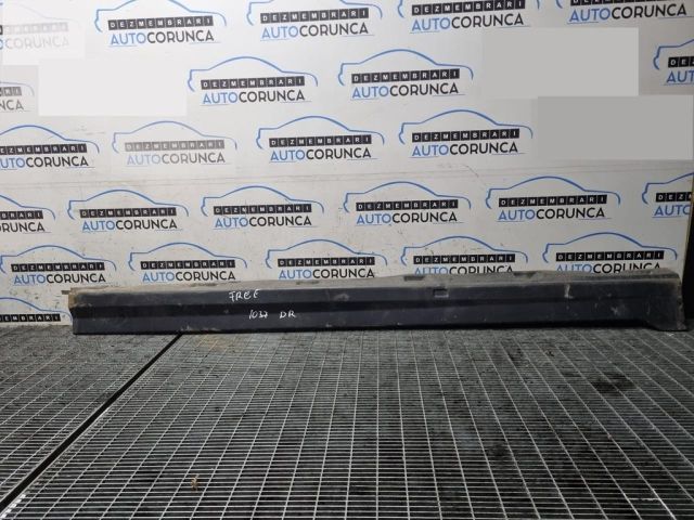 bontott LAND ROVER FREELANDER Jobb Küszöb