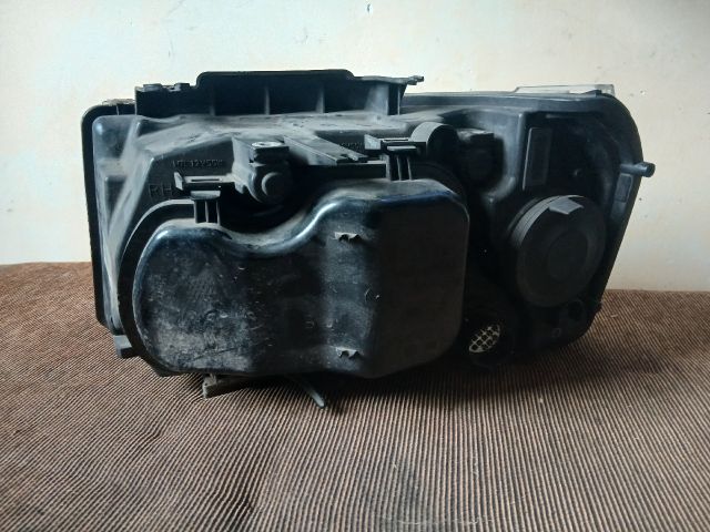 bontott LAND ROVER FREELANDER Jobb Xenon Fényszóró