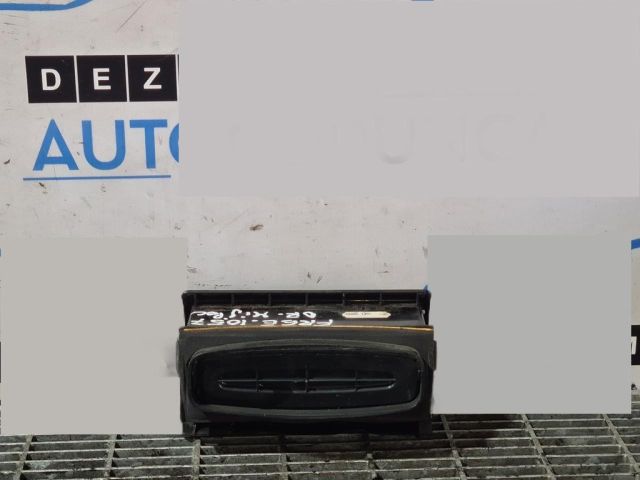 bontott LAND ROVER FREELANDER Középső Szellőző