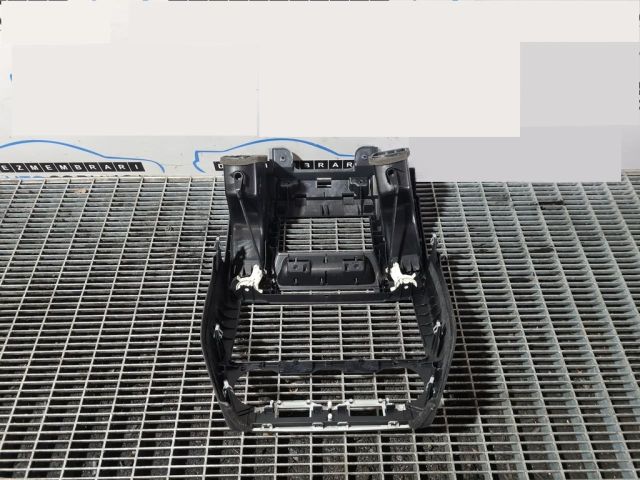 bontott LAND ROVER FREELANDER Középső Szellőző