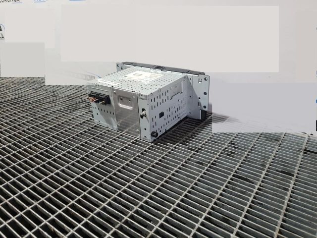 bontott LAND ROVER FREELANDER Rádió / CD