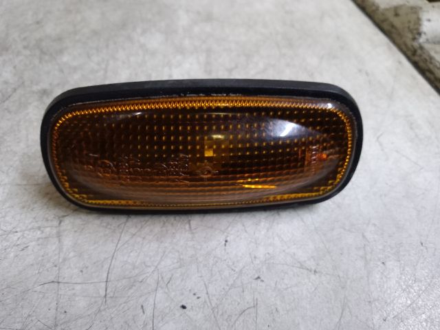 bontott LAND ROVER FREELANDER Sárvédő Irányjelző (Pozíciófüggetlen)