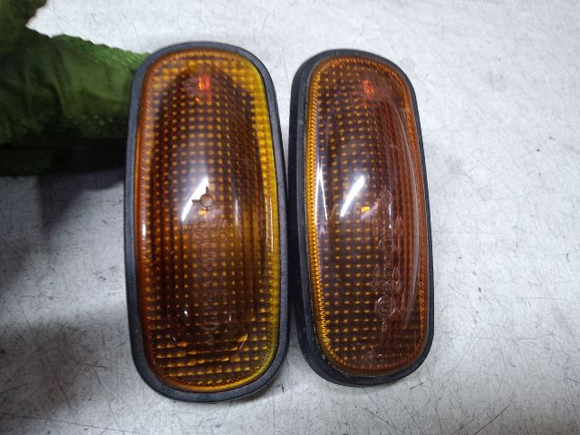 bontott LAND ROVER FREELANDER Sárvédő Irányjelző (Pozíciófüggetlen)