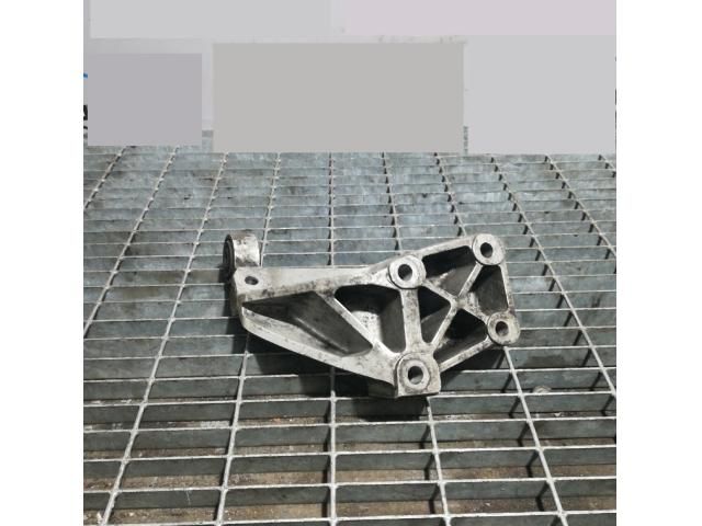 bontott LAND ROVER FREELANDER Tartó Bak