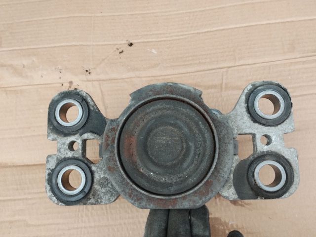 bontott LAND ROVER RANGE ROVER Motor Tartó Bak (Fém)