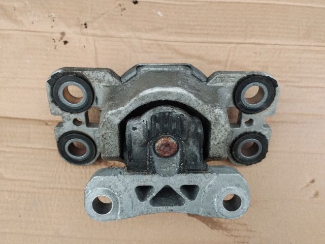 bontott LAND ROVER RANGE ROVER Motor Tartó Bak (Fém)