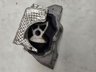 bontott LAND ROVER RANGE ROVER Motor Tartó Bak (Fém)