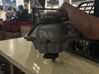 bontott LAND ROVER RANGE ROVER Motor Tartó Bak (Fém)