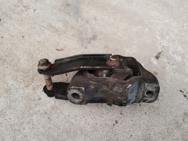 bontott LAND ROVER RANGE ROVER Motor Tartó Bak (Fém)