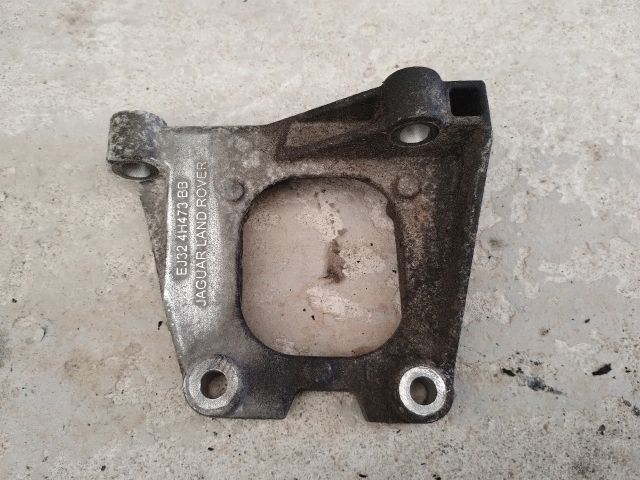 bontott LAND ROVER RANGE ROVER Motor Tartó Bak (Fém)
