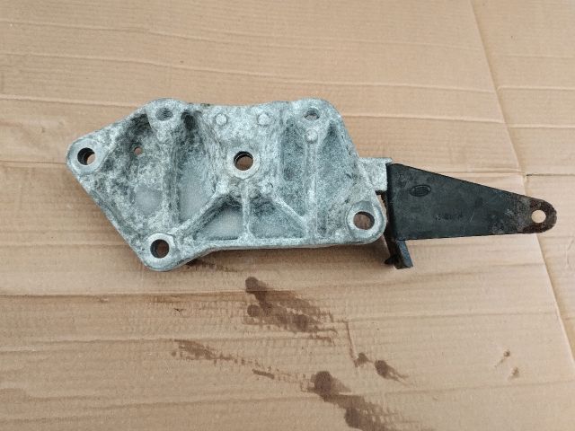 bontott LAND ROVER RANGE ROVER Motor Tartó Bak (Fém)