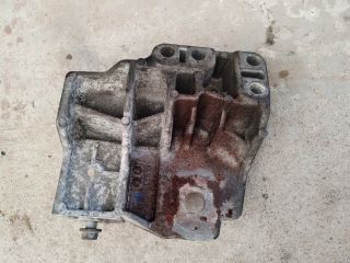 bontott LAND ROVER RANGE ROVER Motor Tartó Bak (Fém)