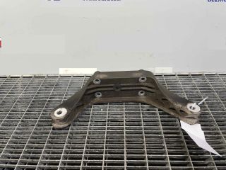 bontott LAND ROVER RANGE ROVER Differenciálmű Tartó Bak