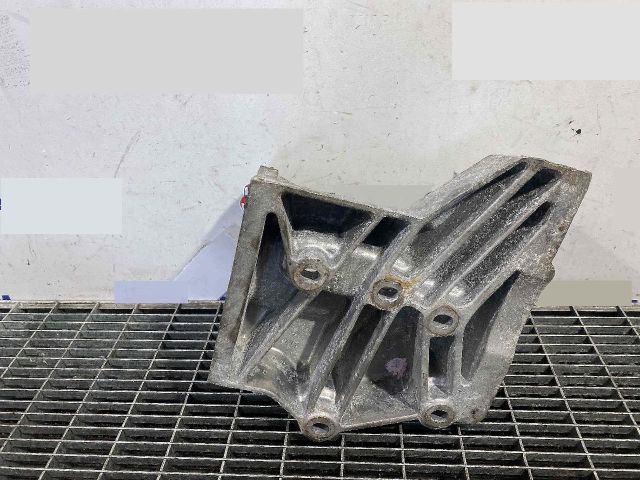 bontott LAND ROVER RANGE ROVER Motor Tartó Bak (Pozíciófüggetlen)