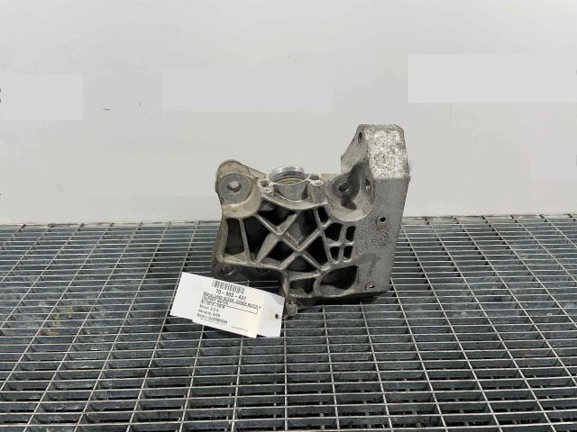 bontott LAND ROVER RANGE ROVER Motor Tartó Bak (Pozíciófüggetlen)