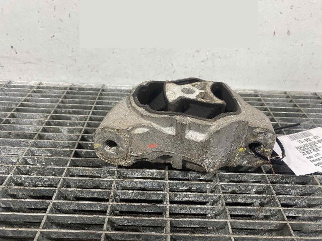 bontott LAND ROVER RANGE ROVER Motor Tartó Bak (Pozíciófüggetlen)