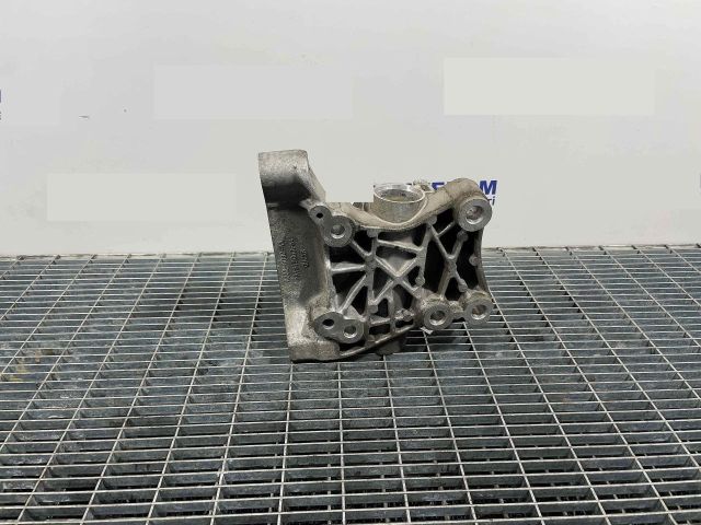 bontott LAND ROVER RANGE ROVER Motor Tartó Bak (Pozíciófüggetlen)