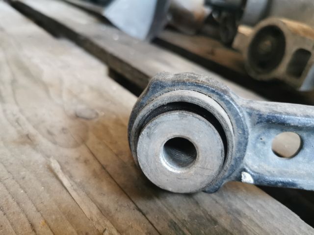 bontott LAND ROVER RANGE ROVER Bal első Alsó Hátsó Lengőkar