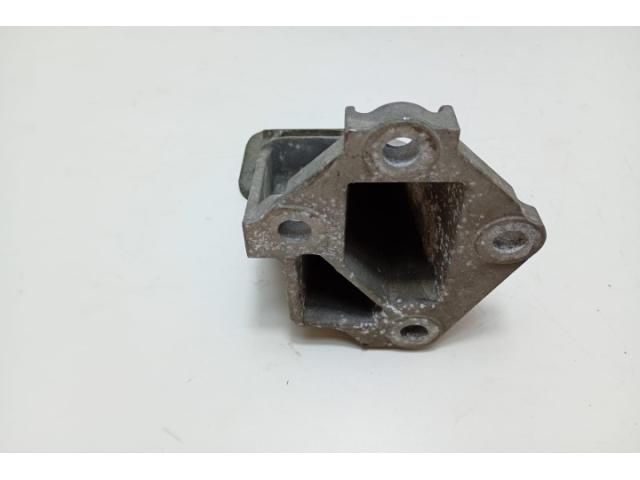 bontott LAND ROVER RANGE ROVER Motor Tartó Bak (Pozíciófüggetlen)