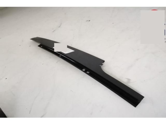 bontott LAND ROVER RANGE ROVER Bal B Oszlop Burkolat