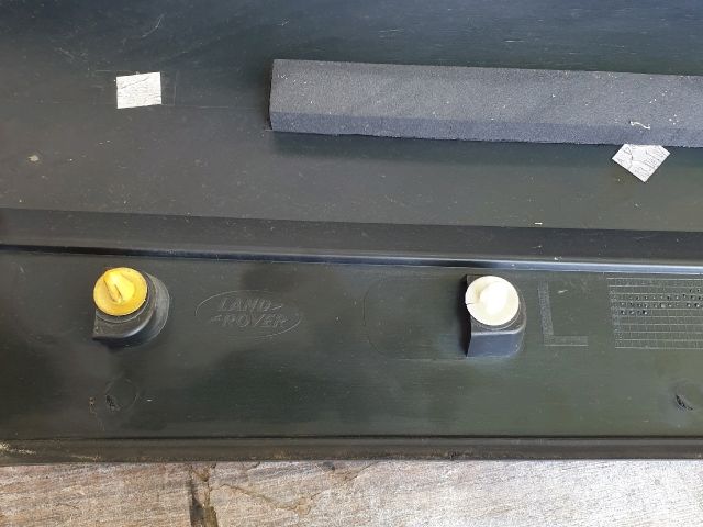 bontott LAND ROVER RANGE ROVER Bal C Oszlop Burkolat