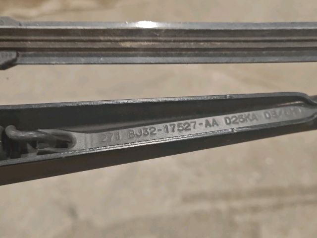 bontott LAND ROVER RANGE ROVER Bal első Ablaktörlő Kar