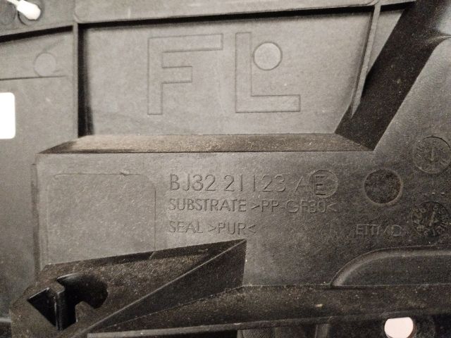 bontott LAND ROVER RANGE ROVER Bal első Ajtó Kárpit Díszléc