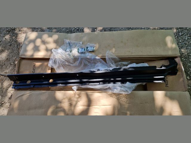 bontott LAND ROVER RANGE ROVER Bal első Belső Küszöb Burkolat