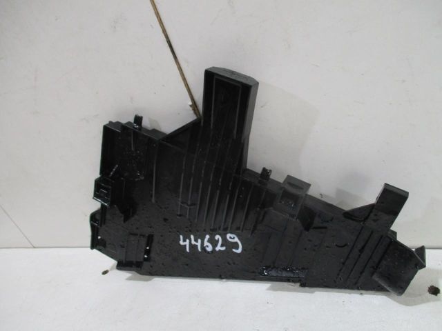 bontott LAND ROVER RANGE ROVER Bal Fényszóró Tartó