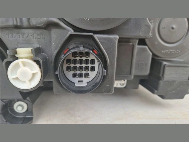 bontott LAND ROVER RANGE ROVER Bal Fényszóró