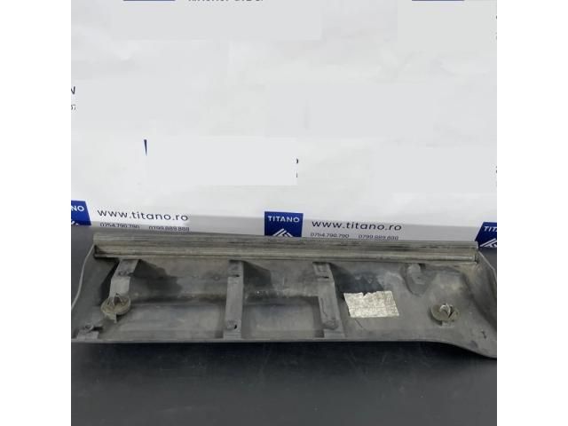 bontott LAND ROVER RANGE ROVER Bal hátsó Ajtó Díszléc