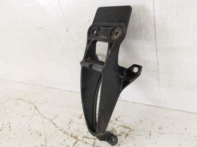 bontott LAND ROVER RANGE ROVER Bal hátsó Küszöb Tartó