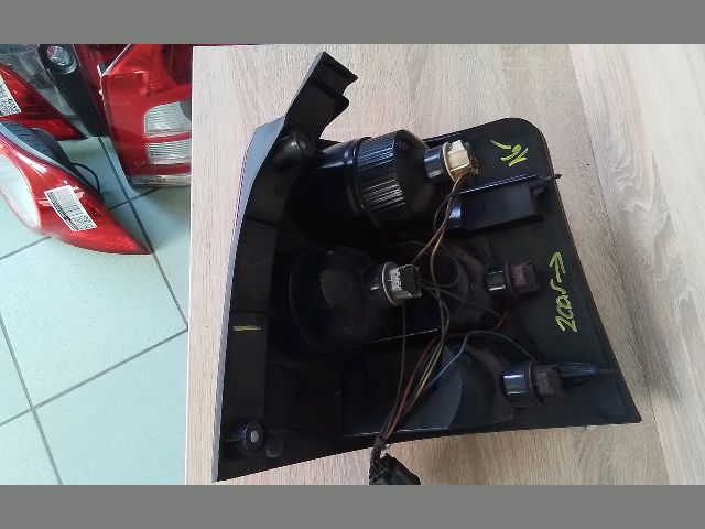 bontott LAND ROVER RANGE ROVER Bal Hátsó Lámpa