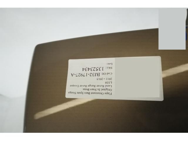 bontott LAND ROVER RANGE ROVER Bal hátsó Lökhárító Díszléc