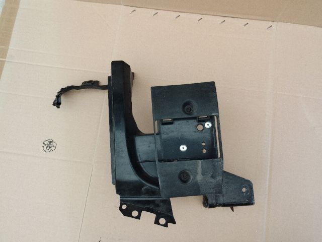 bontott LAND ROVER RANGE ROVER Bal hátsó Lökhárító Tartó (Műanyag)