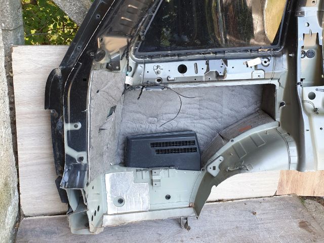 bontott LAND ROVER RANGE ROVER Bal hátsó Negyed Karosszéria Csomag