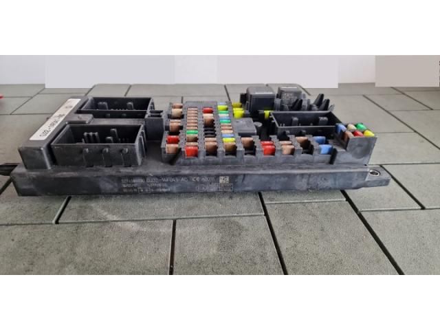 bontott LAND ROVER RANGE ROVER Biztosítéktábla Utastér