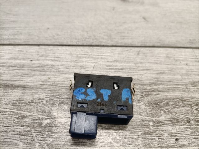 bontott LAND ROVER RANGE ROVER Csomagtér Nyitó Kar / Gomb