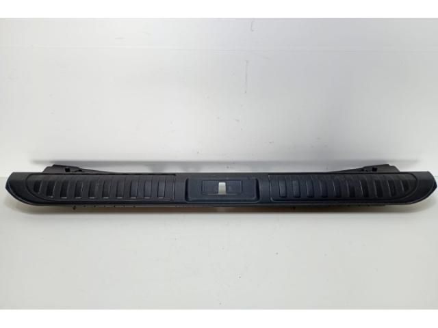 bontott LAND ROVER RANGE ROVER Csomagtérajtó Burkolat Alsó