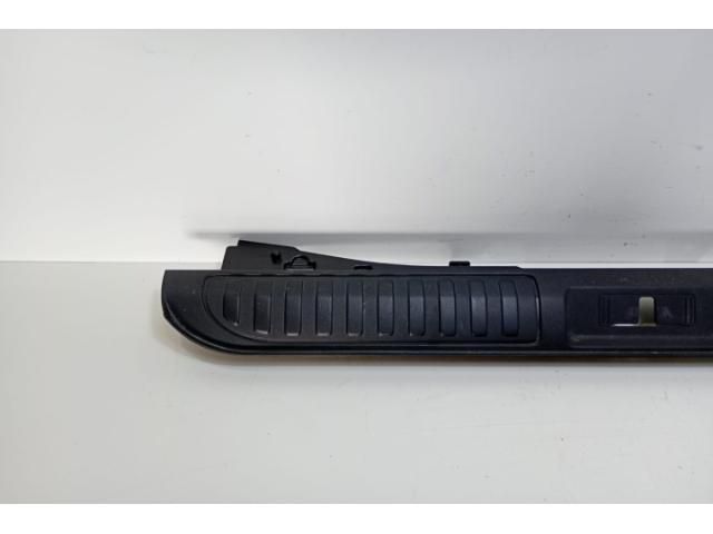 bontott LAND ROVER RANGE ROVER Csomagtérajtó Burkolat Alsó