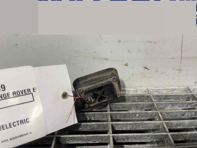 bontott LAND ROVER RANGE ROVER Csomagtérajtó Kilincs