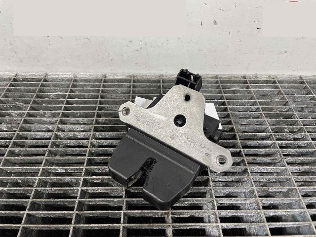 bontott LAND ROVER RANGE ROVER Csomagtérajtó Ütköző