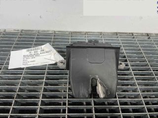 bontott LAND ROVER RANGE ROVER Csomagtérajtó Ütköző