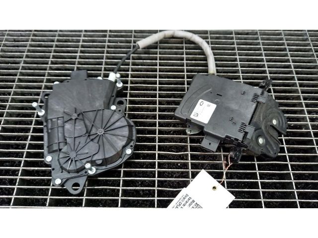 bontott LAND ROVER RANGE ROVER Csomagtérajtó Ütköző