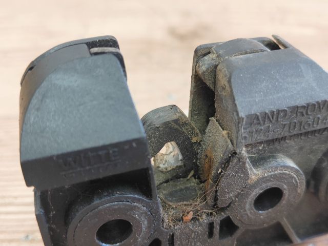 bontott LAND ROVER RANGE ROVER Csomagtérajtó Zárszerkezet